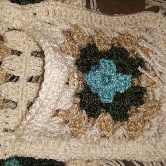 Crochet scarf - Picture 2 of 6